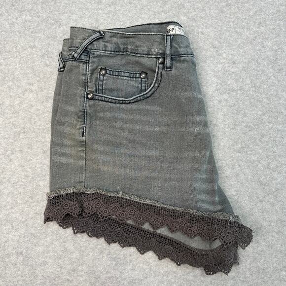 Free People Denim Shorts Womens 31 Gray Vintage Wash High Rise Crochet Lace Trim - Picture 4 of 8